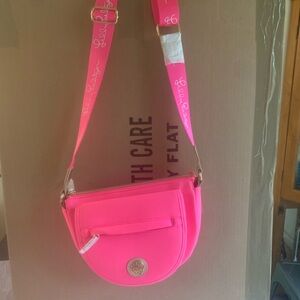 NWOT Lily Pulitzer pink neoprene medium crossbody bag